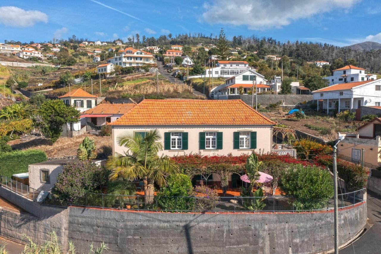Cozy Villa Flora By Hr Madeira Estreito Da Calheta Bagian luar foto
