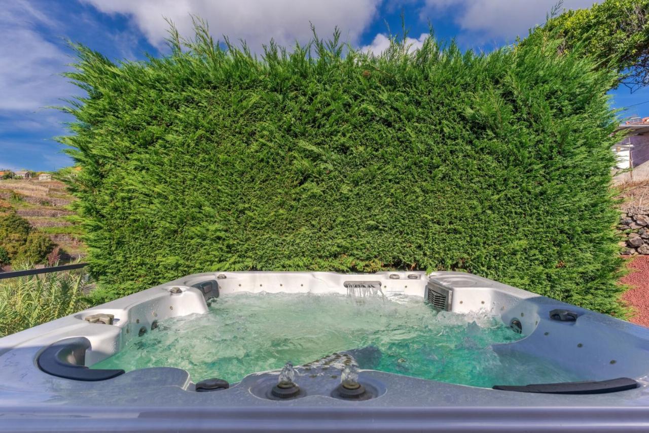 Cozy Villa Flora By Hr Madeira Estreito Da Calheta Bagian luar foto